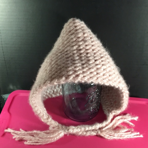 🩸Hand Loomed Child’s Bonnet🩸 - Picture 3 of 8